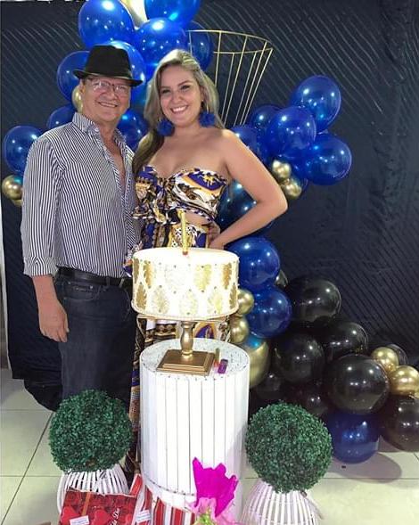 El Maestro en ciencias matemáticas Ever Tovar Almario junto a su hija Shania Tovar Lara.